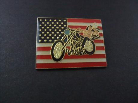 Amerikaanse motorrijder met vlag